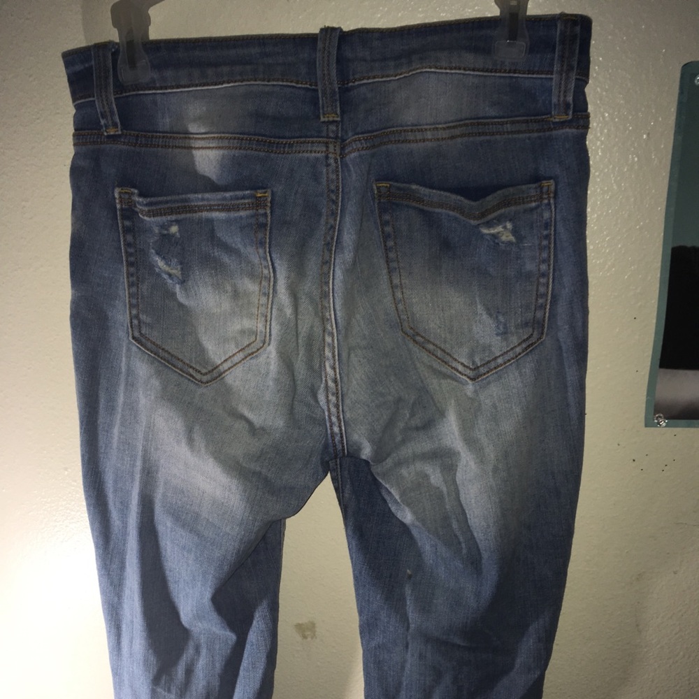 Ripped Jeans - Picture 2 of 6